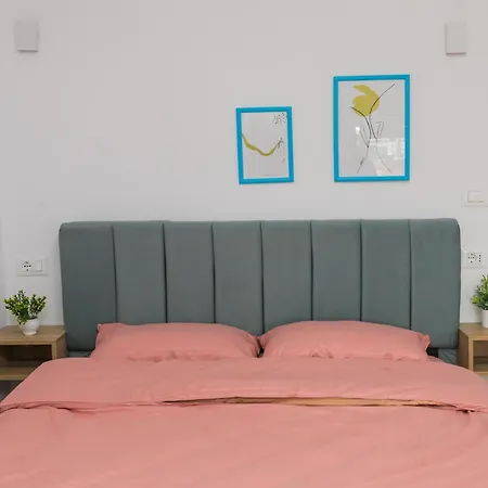 Sunny Center Lägenhet Tirana