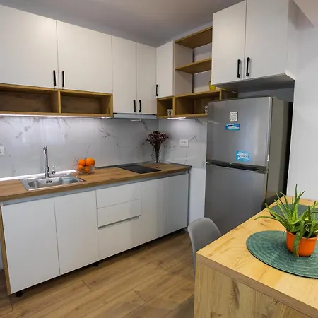 Sunny Center Apartment